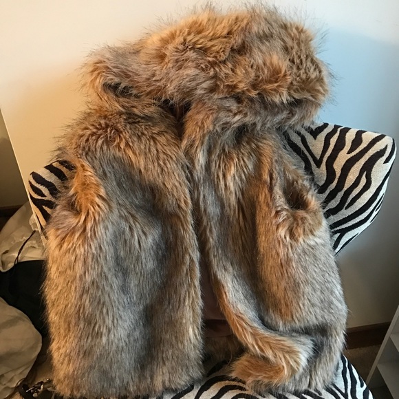 Faux fur vest - Picture 1 of 2